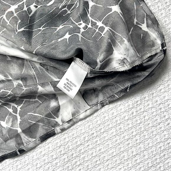 Simply Vera Vera Wang Women’s Floral Print Top Black and Gray Size L - Picture 7 of 10